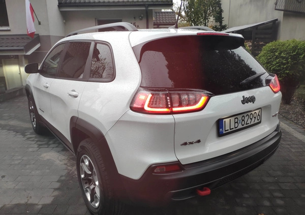 Jeep Cherokee cena 85000 przebieg: 168100, rok produkcji 2019 z Lubartów małe 596